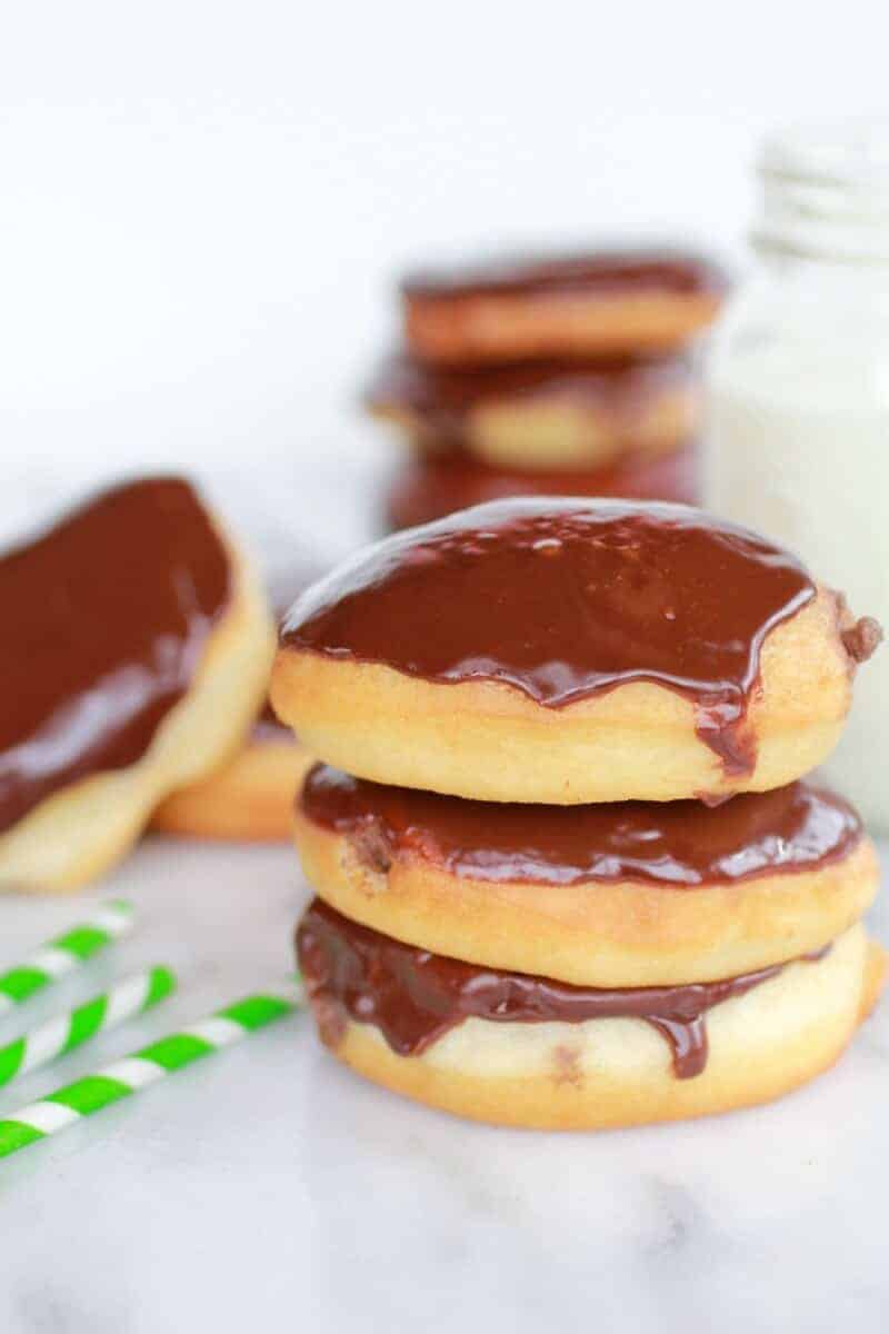 Chocolate Irish Cream Filled Dounuts-2