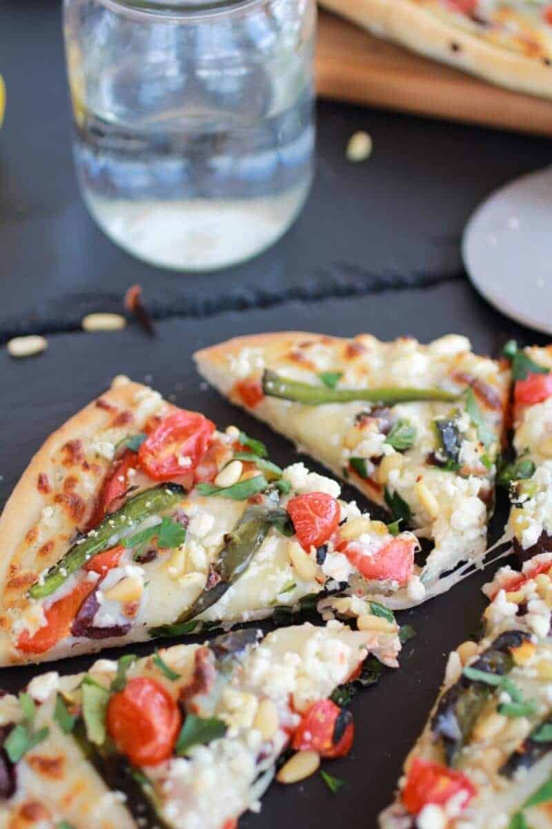 Whipped Feta and Roasted Jalapeño Greek Pizza https://gewicht-weg.today/
