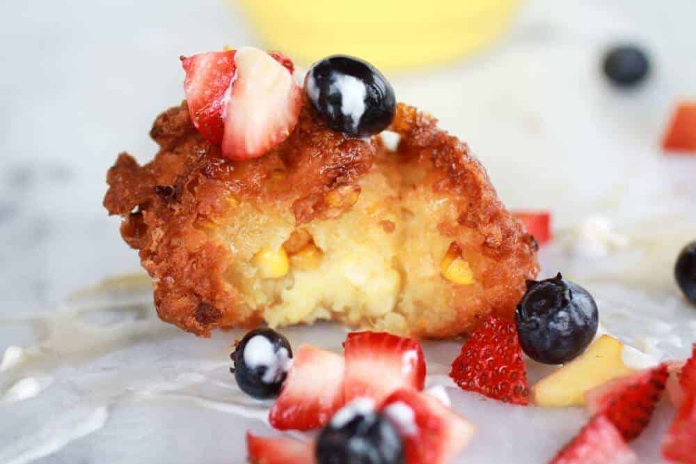 Corn Fritters with Coconut Whipped Cream and Sweet Honey Bourbon Syrup | https://gewicht-weg.today/