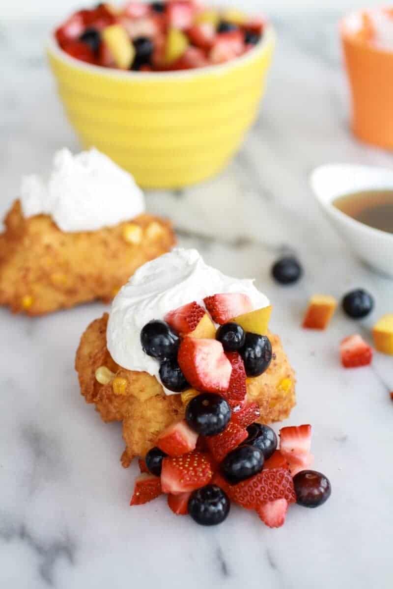 Corn Fritters with Coconut Whipped Cream and Sweet Honey Bourbon Syrup | https://gewicht-weg.today/