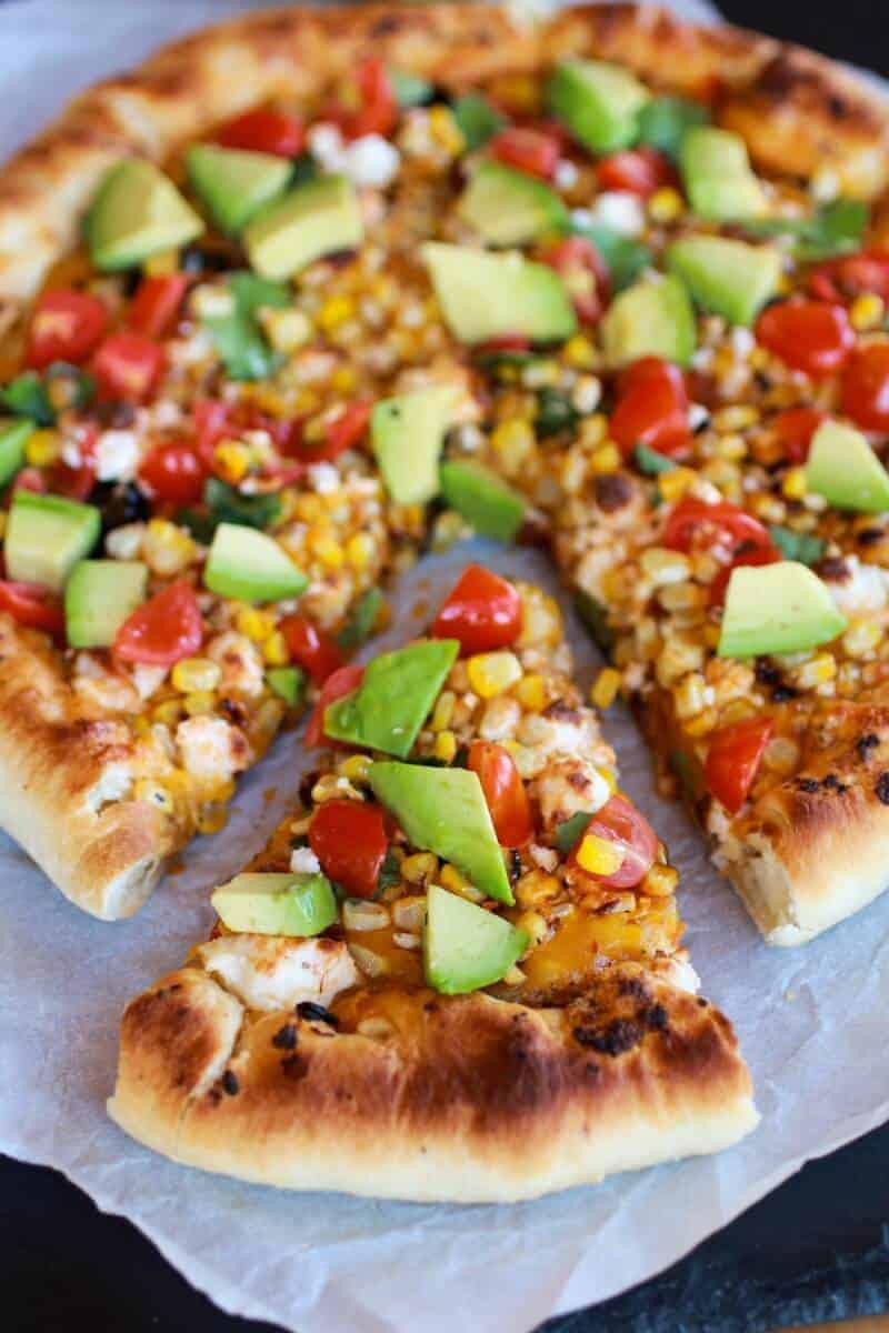Grilled Corn and Chipotle Pesto Pizza with Queso Fresco | https://gewicht-weg.today/