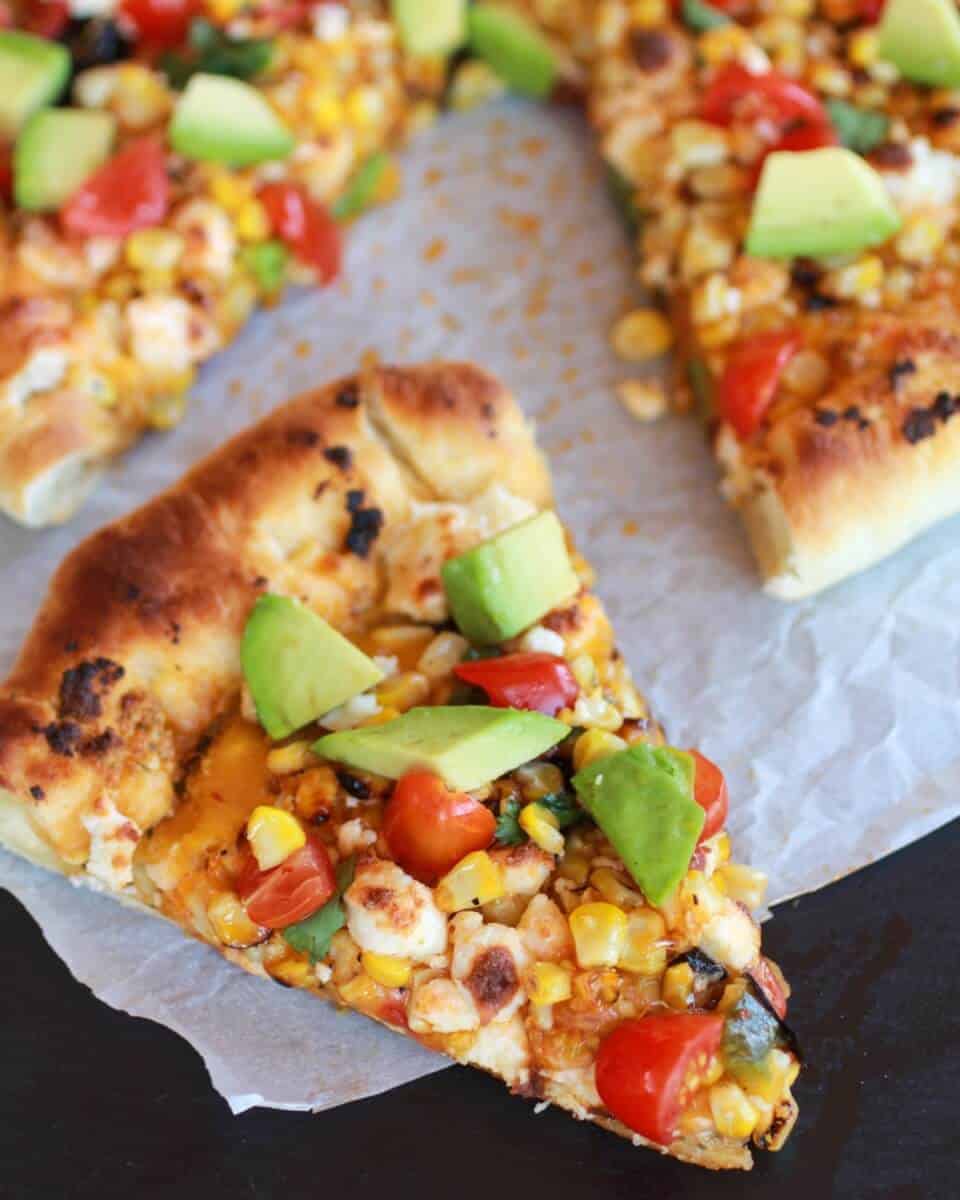 Grilled Corn and Chipotle Pesto Pizza with Queso Fresco | https://gewicht-weg.today/