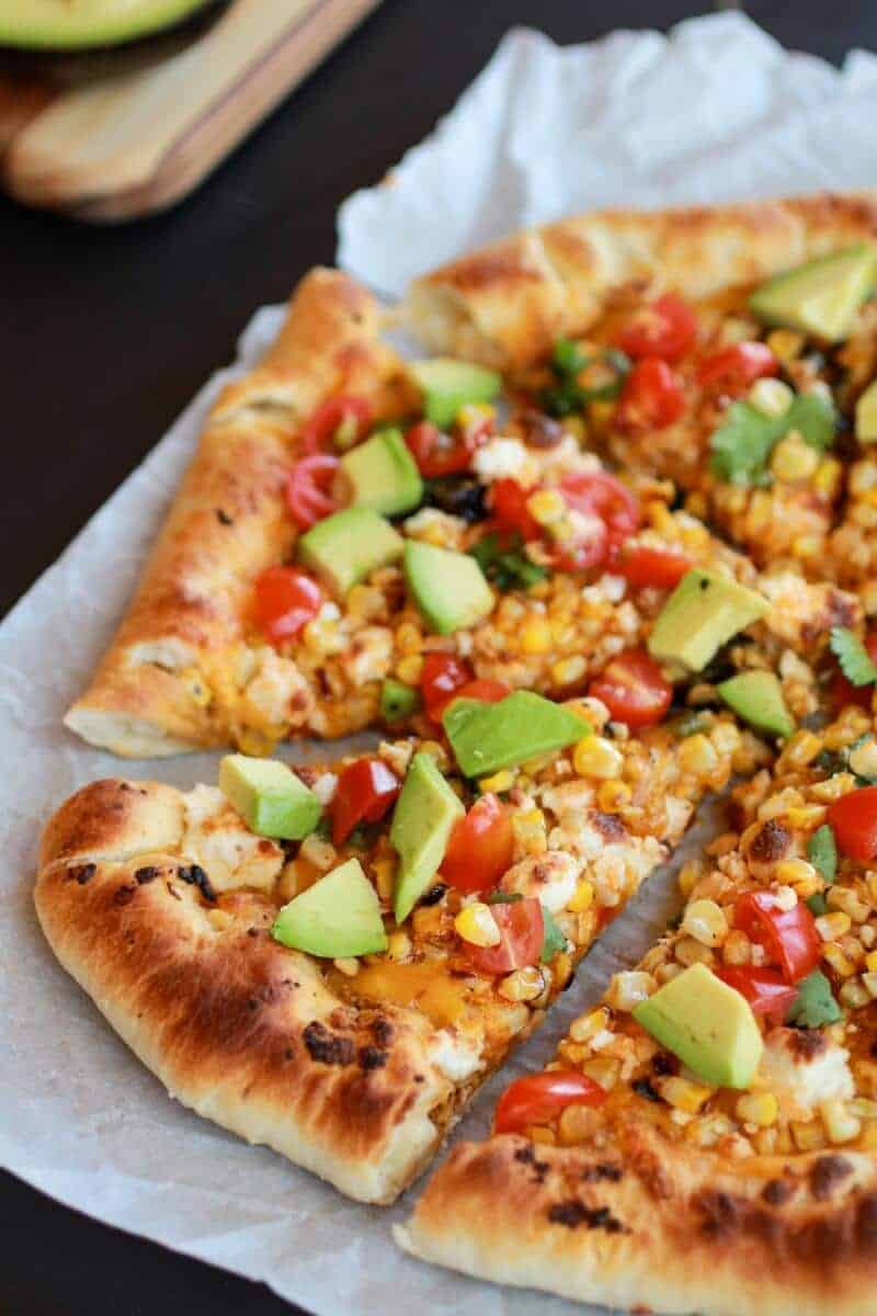 Grilled Corn and Chipotle Pesto Pizza with Queso Fresco | https://gewicht-weg.today/
