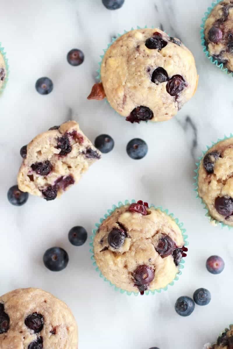 Whole Wheat Caramelized Blueberry Loaded Muffins | https://gewicht-weg.today/
