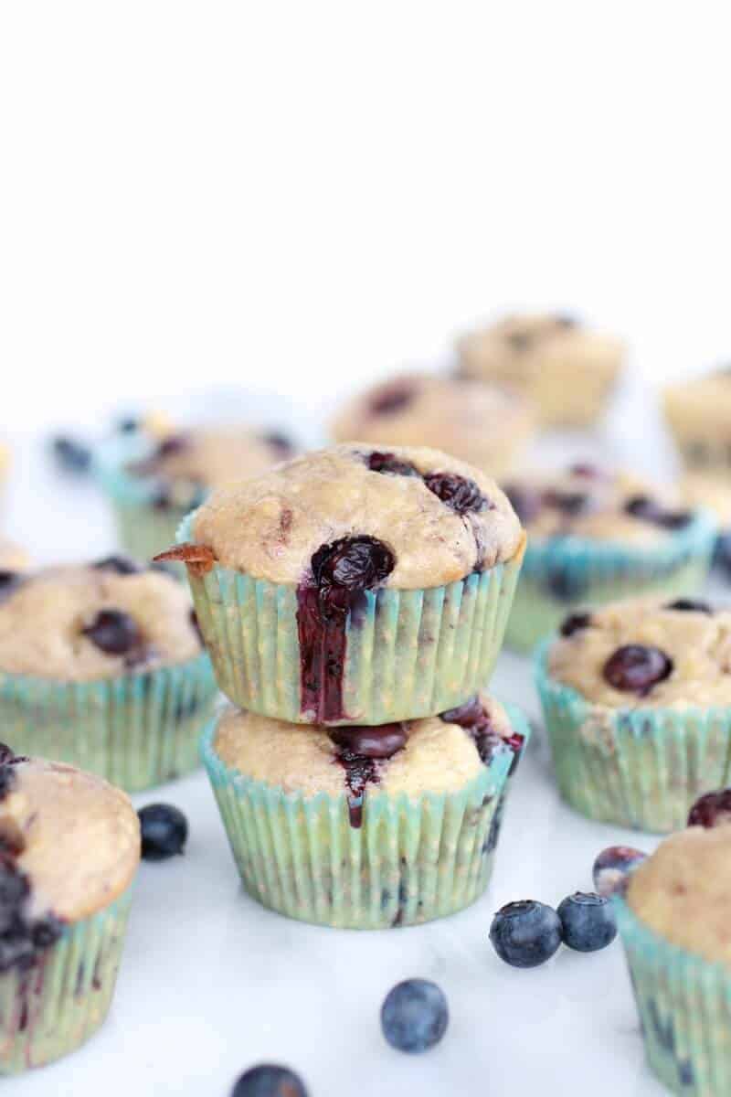 Whole Wheat Caramelized Blueberry Loaded Muffins | https://gewicht-weg.today/