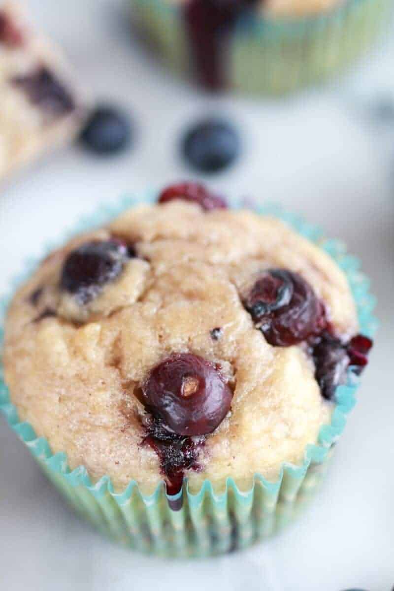 Whole Wheat Caramelized Blueberry Loaded Muffins | https://gewicht-weg.today/
