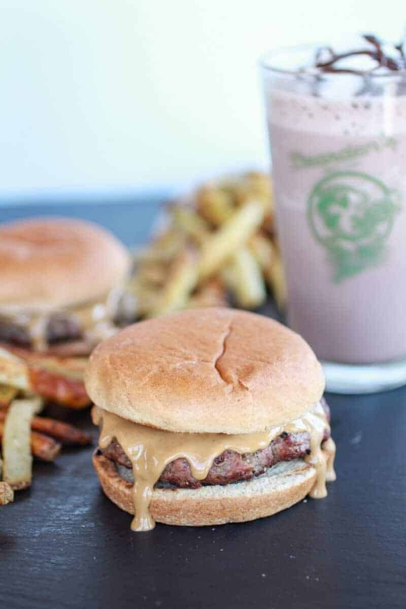 Peanut Butter Burgers with Slim Jim Fries and Chocolate Malted Milkshake | https://gewicht-weg.today/