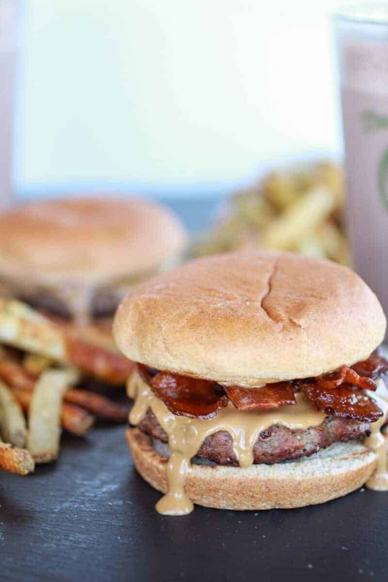 Peanut Butter Burgers with Slim Jim Fries and Chocolate Malted Milkshake | https://gewicht-weg.today/