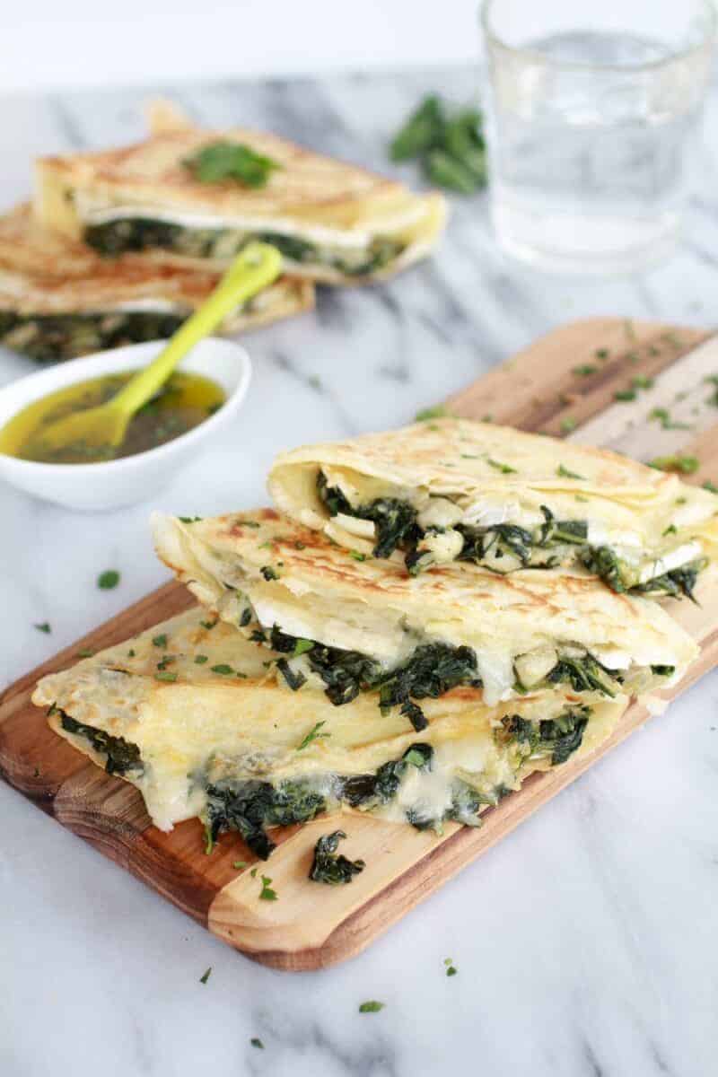 Spinach Artichoke and Brie Crepes with Sweet Honey Sauce | https://gewicht-weg.today/