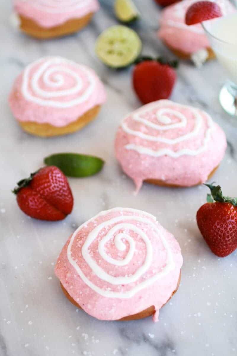 Strawberry Margarita Cream Filled Donuts | https://gewicht-weg.today/