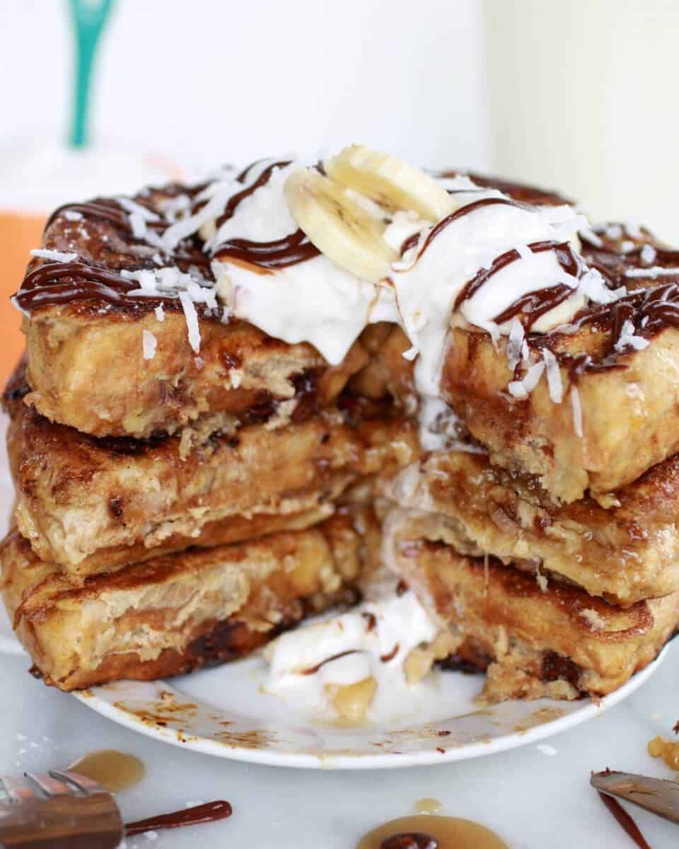 caramelized coconut banana bread waffle french toast | https://gewicht-weg.today/