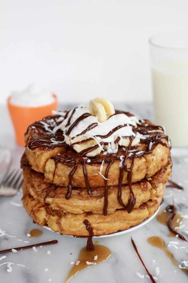 caramelized coconut banana bread waffle french toast | https://gewicht-weg.today/