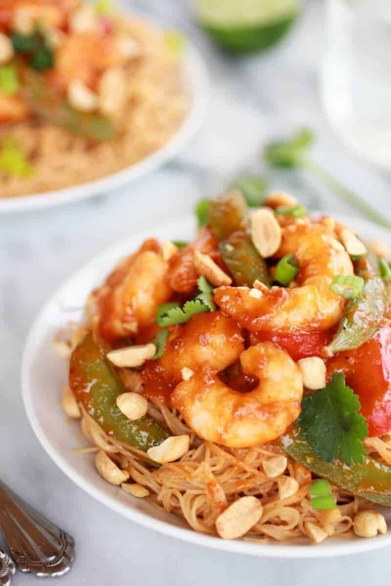 Sweet Thai Shrimp Curry with Peanut Noodles | https://gewicht-weg.today/