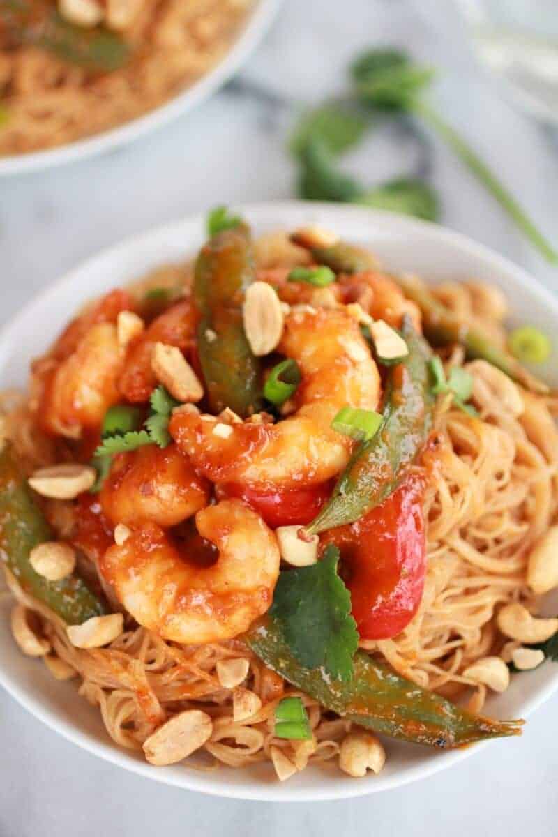 Sweet Thai Shrimp Curry with Peanut Noodles | https://gewicht-weg.today/