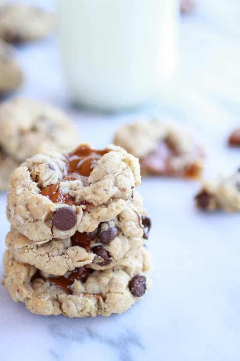 Burnt Peanut Butter Caramel Oatmeal Chocolate Chip Cookies || halfbakedharvest.com/