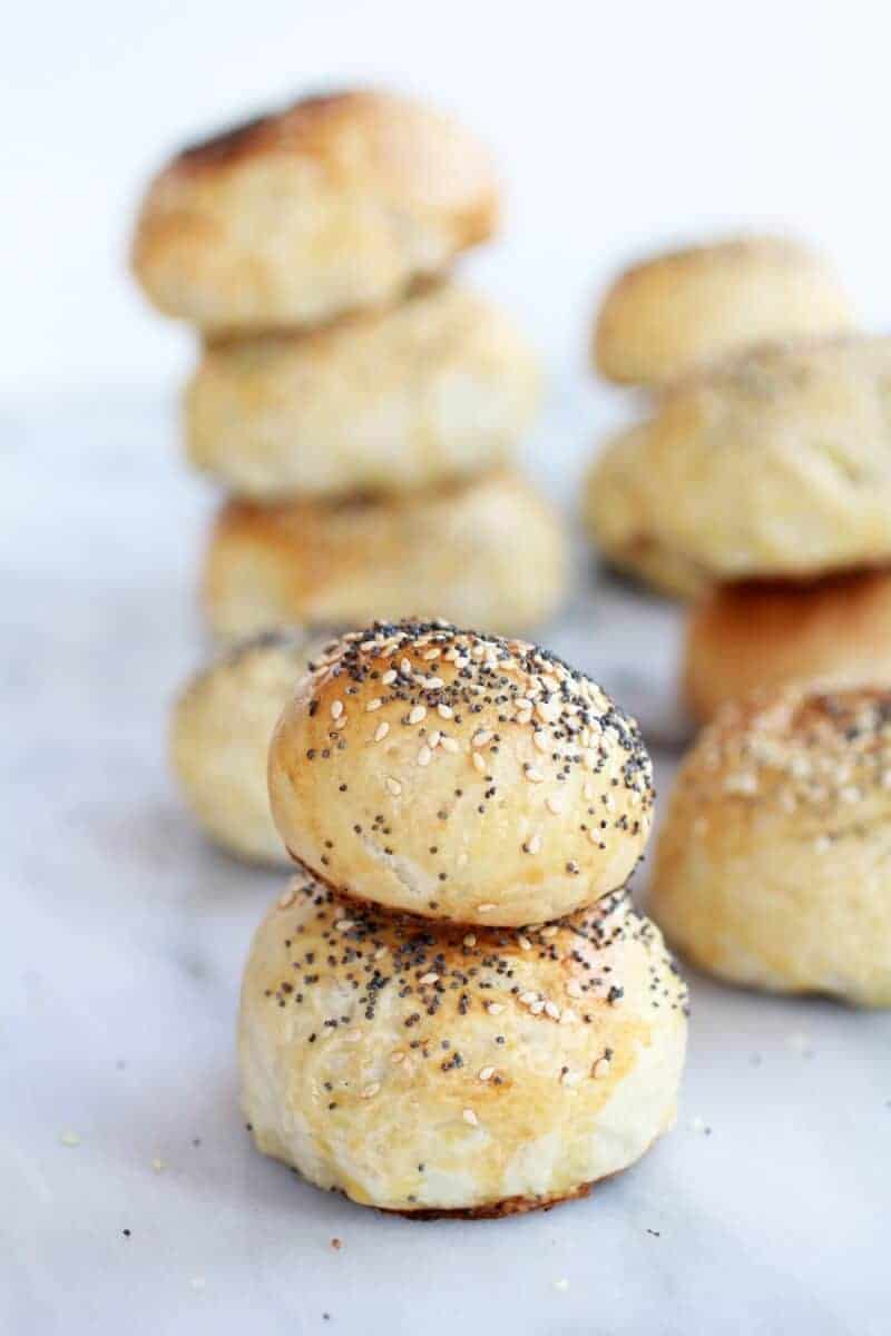 Everything Bagel Slider Buns | halfbakedharvest.com