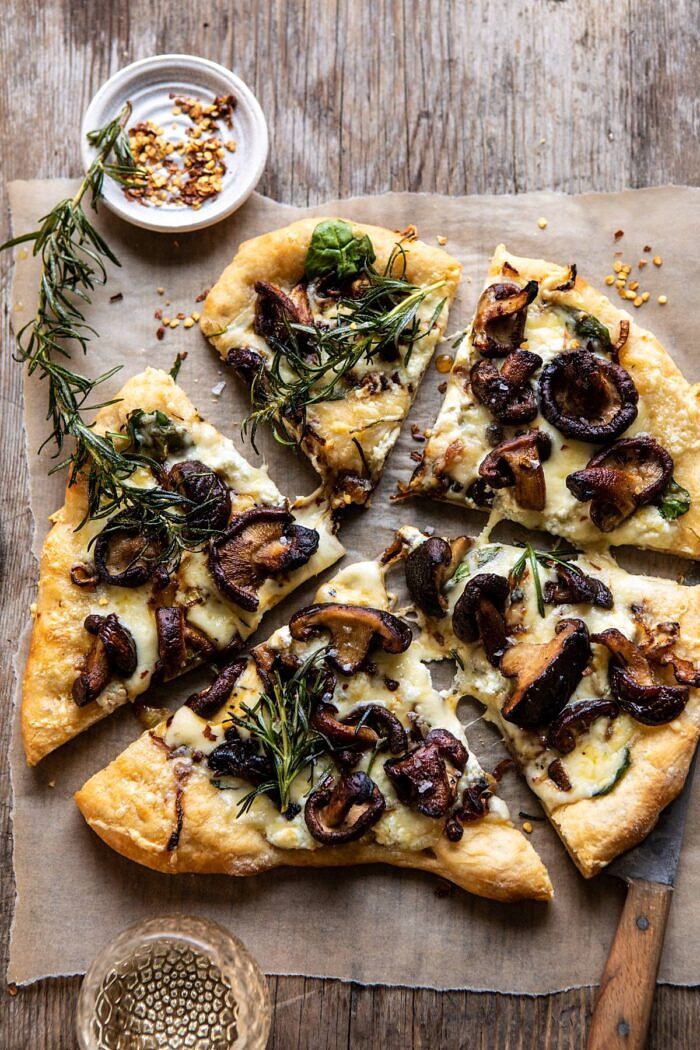 overhead photo of French Onion Mushroom Pizza