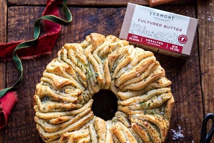 horizontal photo of Pull-Apart Garlic Butter Bread Wreath 