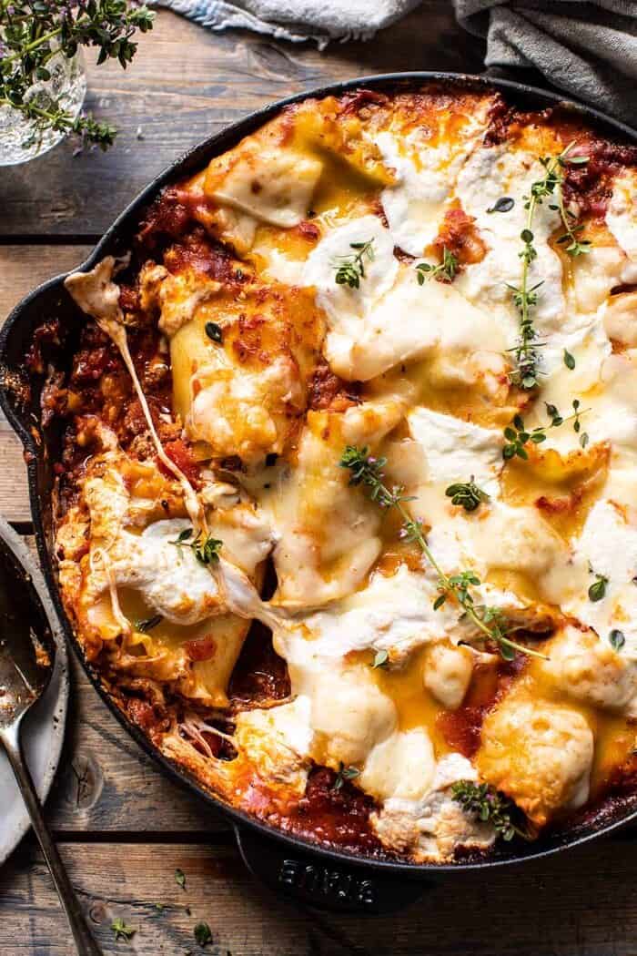 overhead photo of Simple Skillet Pesto Cheese Lasagna Roll Ups 