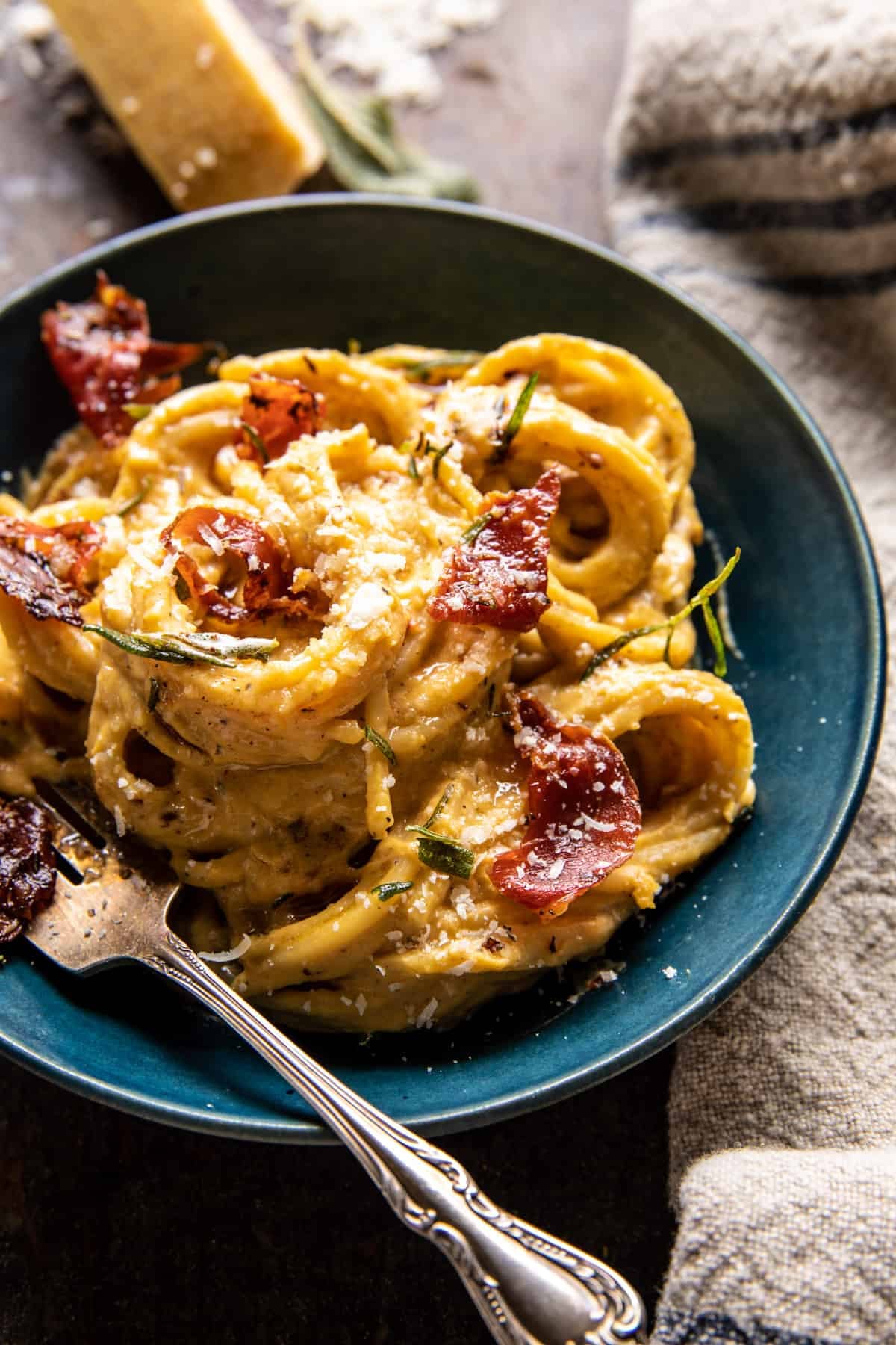 Creamy Roasted Garlic Butternut Squash Pasta | halfbakedhavrest.com