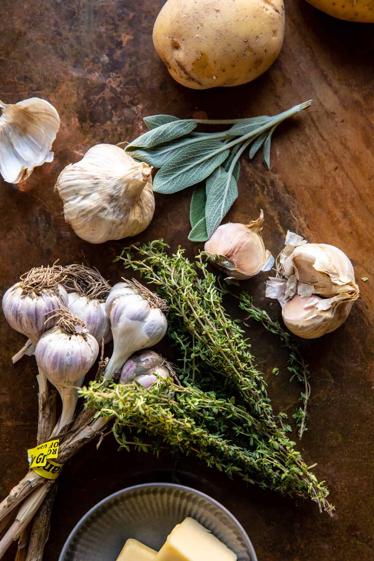 Make Ahead Roasted Garlic Mashed Potatoes | halfbkaedharvest.com