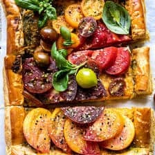 Heirloom Tomato Cheddar Tart with Everything Spice | halfbakedharvest.com
