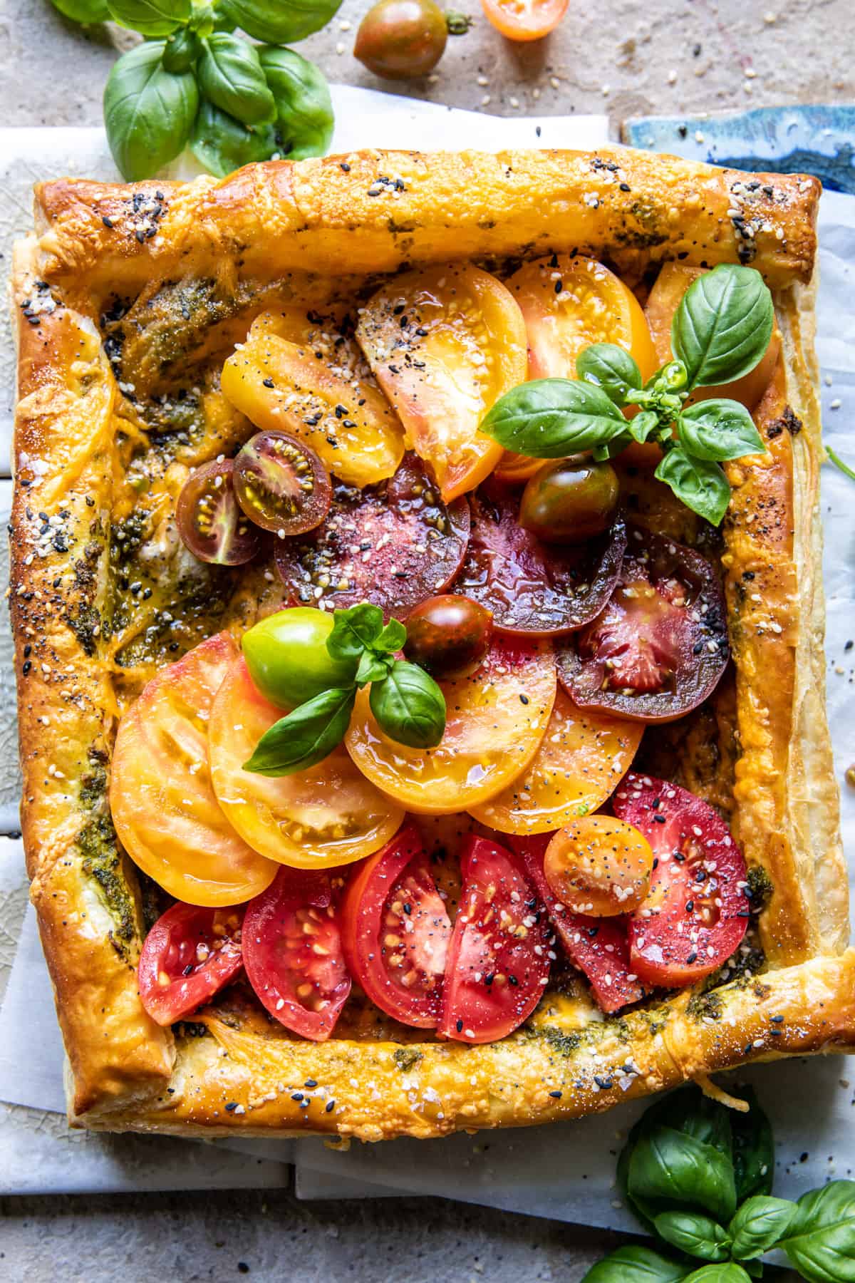 Heirloom Tomato Cheddar Tart with Everything Spice | halfbakedharvest.com