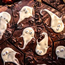 BOO! Chocolate Peanut Butter Bars | halfvakedharvest.com