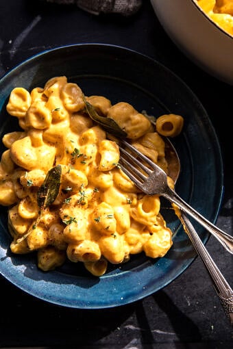 One Pot Stove-Top Pumpkin Mac and Cheese | halfbakedharvest.com