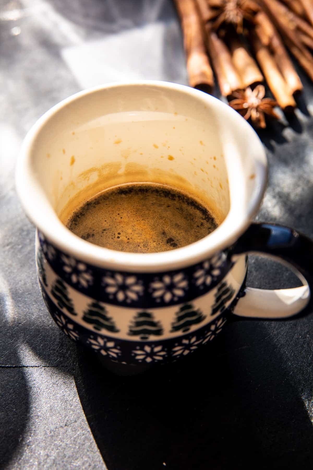 Christmas Vacation Dirty Chai Cocktail (with mocktail) | halfbakedharvest.com