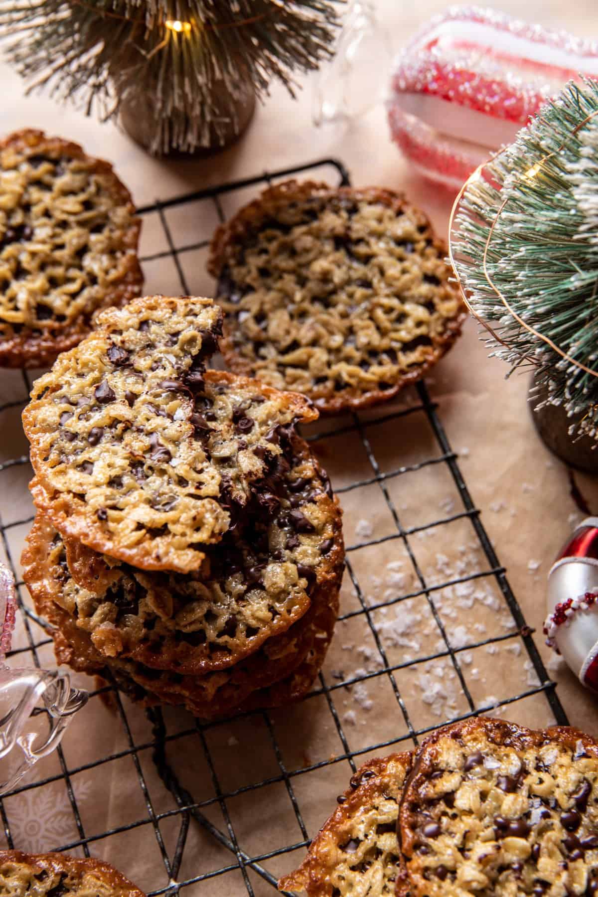 Easy Chocolate Oatmeal Lace Cookies | halfbakedharves.com
