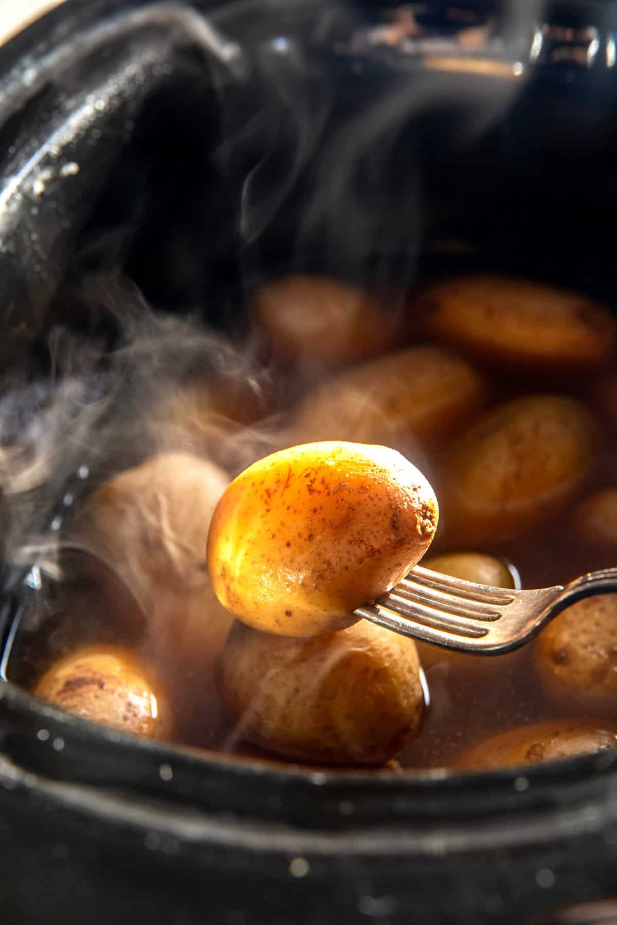 Crockpot Fondue Mashed Potatoes | halfbakedharvest.com
