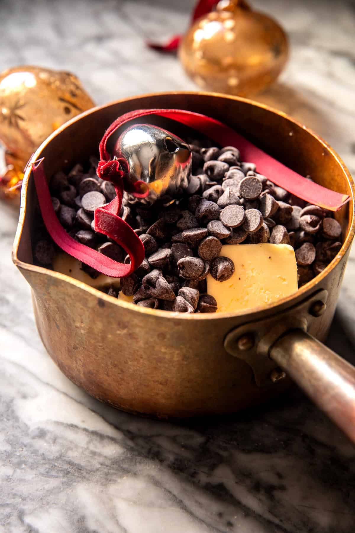 Toasted Marshmallow Hot Chocolate Bars | halfbakedharest.com