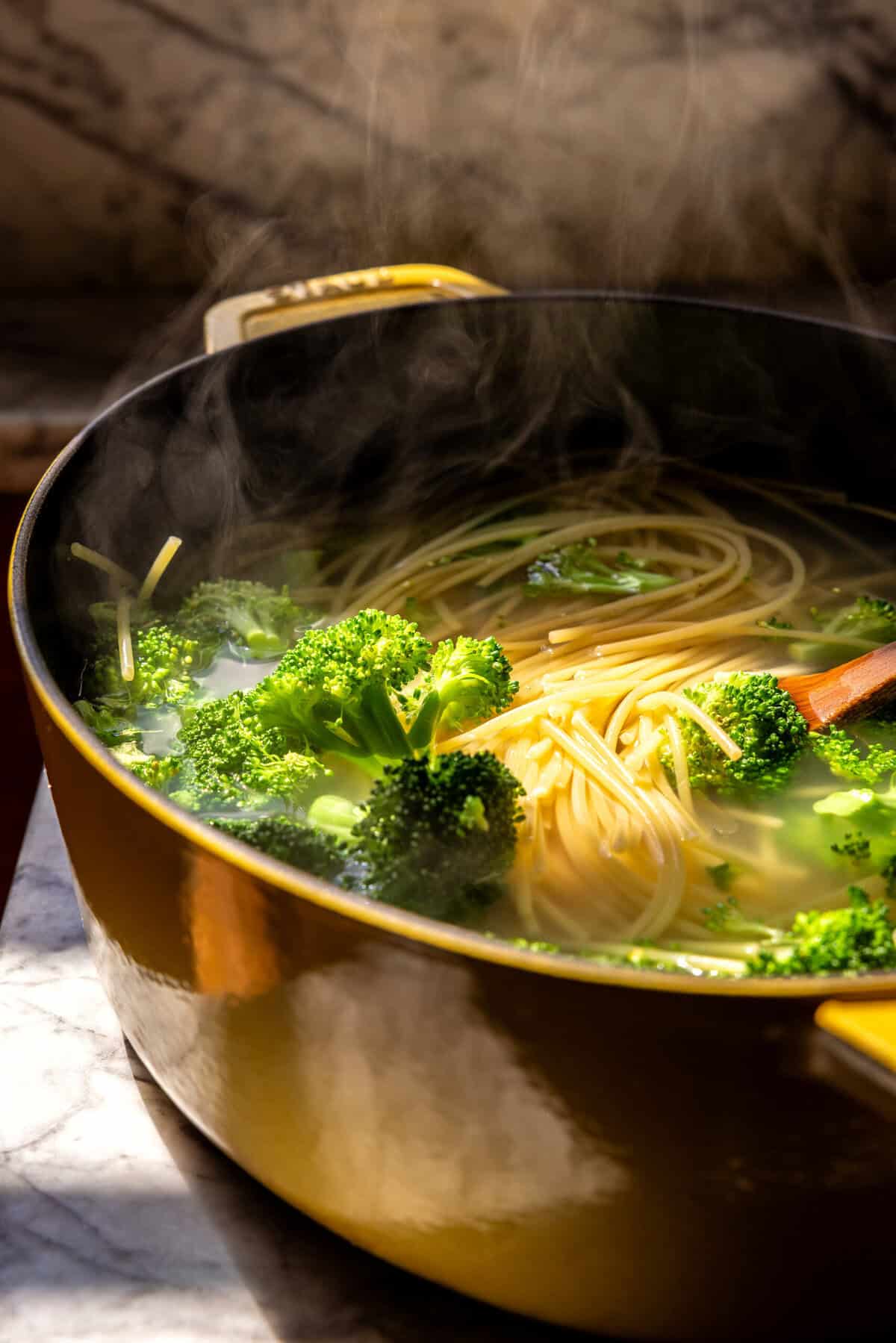 Broccoli Cheddar Spaghetti Casserole | halfbakedhavrest.com