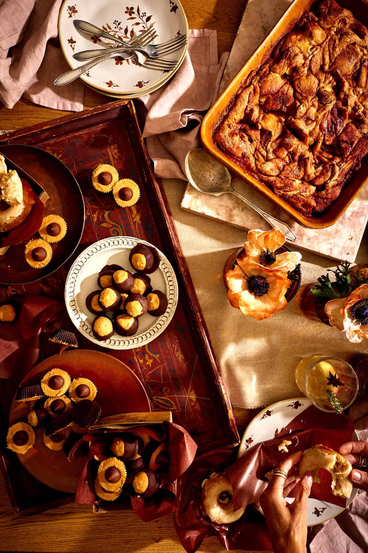 Cinnamon Spice Apple Cobbler Cake | halfbakedharvest.com